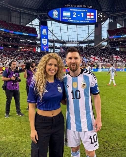 Si La verdad sobre la foto viral de Lionel Messi junto a Shakira que circula en redes sociales