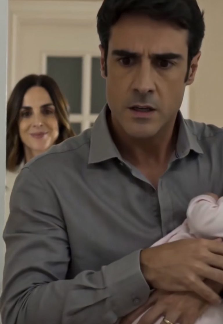El Cuaderno Rosa que Reveló el Secreto de la Niña