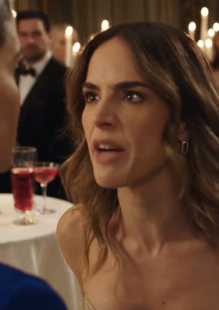 Amiga Traicionada Revela un Secreto Sobre el Padre del Bebé Durante una Gala