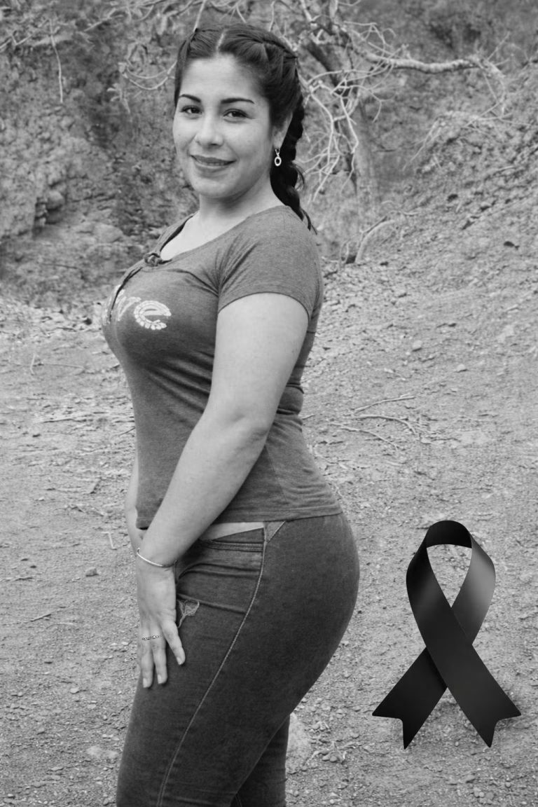 Fotografía de una mujer con un lazo negro genera preocupación, pero la historia no está confirmada